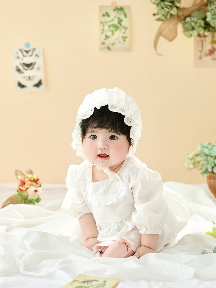 Photography Vintage Style - ชุดถ่ายภาพเด็กผู้หญิงสไตล์ชนบท ชุดเดรสและหมวกผ้าลูกไม้สีขาวสไตล์วินเทจสวยงาม สำหรับสตูดิโอถ่ายภาพเด็กอายุ 1 ปี